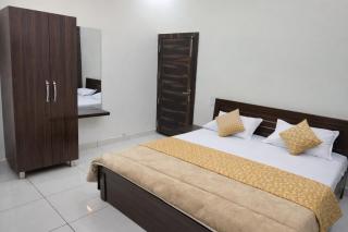 Hotel JL Palace Shri Mahakaleshwar Jyotirlinga Temple And Railway Station - Fully Air Conditioned Premium Room - Free Wi-fi - Free Parking Available - Best Premium Hotel In Ujjain - 3