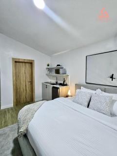 Simcha Apartments - 1