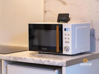 West End by Central Serviced Apartments - Cosy 1 Bedroom Flat - Fully Equipped - Perfect for Student or Professionals - WiFi - Parking - Modern - Smart TVs in All Rooms - Bus Route to Ninewells Hospital and City Centre - 5