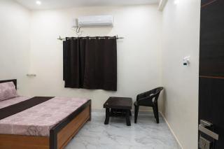 Hotel Pampa Sarovar - 1