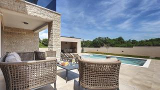 Modern villa Omnia with pool and grill in Pula - 8