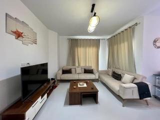 4BR Penthouse, Lagoon View, Swanlake El Gouna - 3