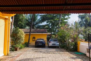 Waters Edge Retreat l 6 BR Private Villa with Large Pool - 1