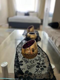 Golden studio - 7