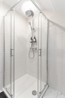 Spacious Quiet - 1 Bedroom Flat - 7