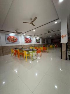 Hotel Shri Omkar Palace & Family Restaurant - 6
