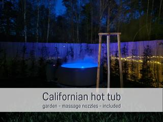 Baham-Apartment Nuernberg - including hot tub, sauna, massage chair, roof terrace, barbecue - metro 15 min, exhibition center 8 min walk - 6