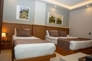 Airport Corner Hotel - 1