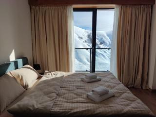 Evdo Apartments F4 White Stay - 3