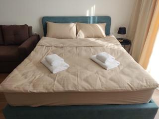Evdo Apartments F4 White Stay - 4