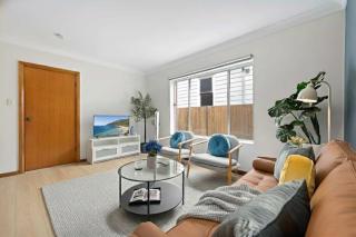 Retro 3BR House Near Manly Free Parking & Mall - Curl Curl - 5
