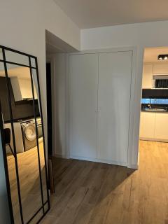 Warm, distinguished studio! - 5