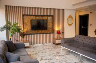 Airport Corner Hotel - 1