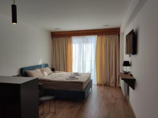 Evdo Apartments F4 White Stay - 5