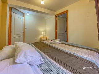 Family Space with Bathtub in Tandapata - 5