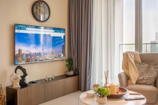 Brand new 2 BR in Boulevard with partial Burj Khalifa and Opera View - Dubai - 1