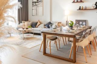 Brand new 2 BR in Boulevard with partial Burj Khalifa and Opera View - Dubai - 5