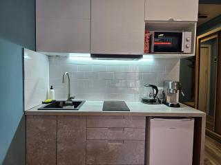 Evdo Apartments F4 Royal Studio - 5