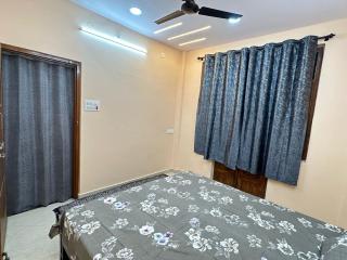 Ahmeds Guest House 3BHK Semi Furnish102 - 9