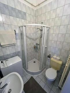 Studio Apartment at Chain-Bridge - 2