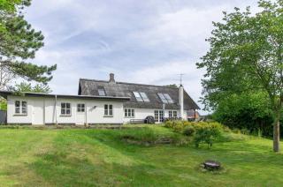 Historic Fisherman's House At Bønnerup Beach - 9