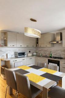 Lake View and Private Garden House for 6 - 4