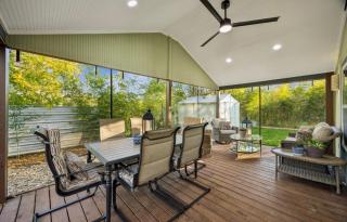 A Hoot's Nest-Lux Boutique Bungalow near Downtown! - 6