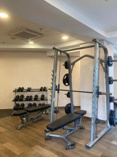 Japandi City View Room, Glodok, Gym & Pool Access - 1