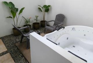 The Cat And The Kraken Jacuzzi Suites Paliton - 4