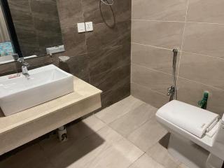 Two bedroom Air conditioned apartment with Kitchen - 8