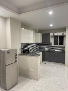 Two bedroom Air conditioned apartment with Kitchen - 6