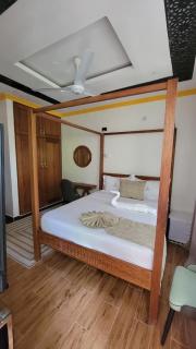 Ellesea's Callif Studios - 0