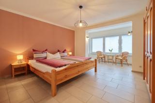 Ferienwohnungen Weingut und Vinothek Regnery - 1