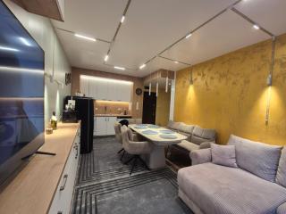 Bansko Getaway- Ski & Summer Activities , sleep 6 - 3