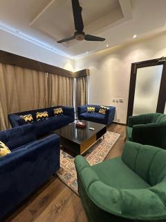 Executive And Luxurious Rooms In DHA Phase 6 Near Raya, Dolmen and Airport - 9