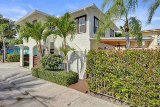 Modern Studio w Kitchen and Pool at Lake Worth - 7