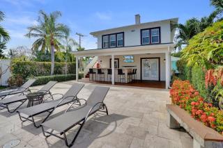 Modern Studio w Kitchen and Pool at Lake Worth - 6