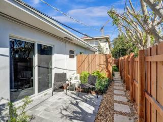 Pelican Cove Studio w Private Patio in Pompano - 3