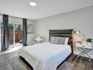 Pelican Cove Studio w Private Patio in Pompano - 2