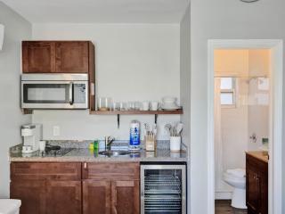 Pelican Studio Apartment in Pompano Beach - 9