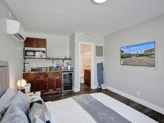 Pelican Studio Apartment in Pompano Beach - 1