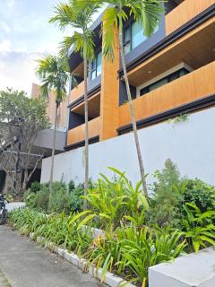 Quiet Balcony Wood Stay - 2