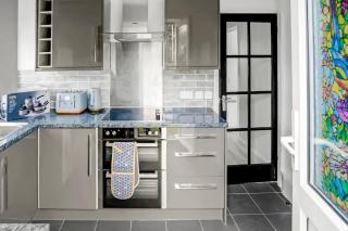 Modern 2 BR ground floor apartment with parking - 9