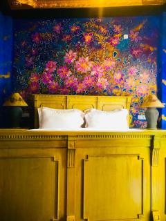 Serendipity Lake Artistic Bungalow by Heidis Home - 6