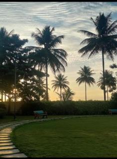 Luxury Flat Escape Spacious, Stylish and Affordable - 4