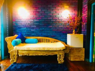 Serendipity Lake Artistic Bungalow by Heidis Home - 5