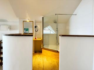 Spacious apartment, beach access, parking, wifi - 4