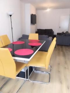The Brent 5 Bedroom Luxurious Dartford House - 3