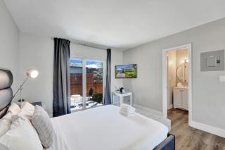 Pelican Cove Studio w Full Kitchen and Patio - 0