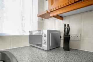 Modern 2 BR ground floor apartment with parking and garden - 1